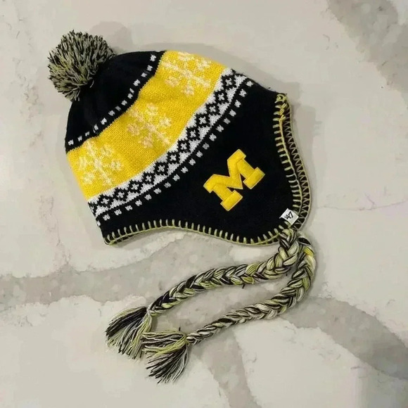 47 Brand University of Michigan Wolverines Knit Cap Pom Tassel EarFlap WinterHat - Picture 1 of 9